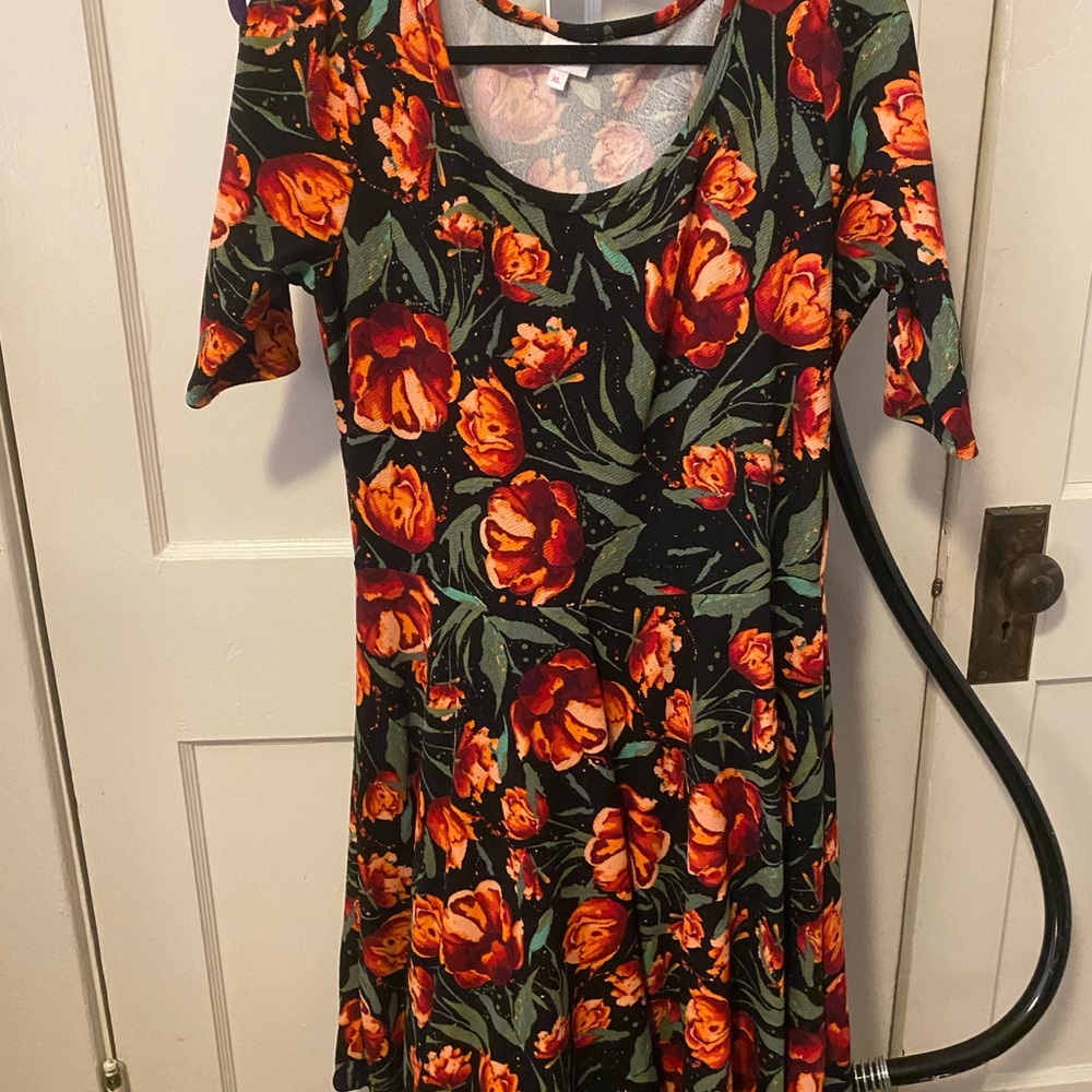 Lularoe black floral Nicole